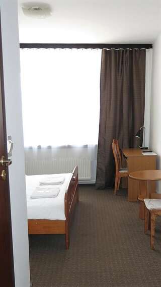 Отель Hotel Olimpijski Тарновске-Гуры Стандартный номер с кроватью размера "king-size"-5