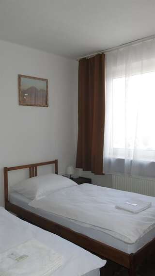 Отель Hotel Olimpijski Тарновске-Гуры Стандартный двухместный номер с 2 отдельными кроватями-2